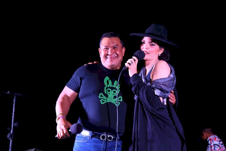 Ana Bárbara sorprende al ejido San Marcos con un espectáculo inolvidable